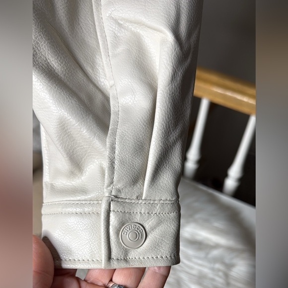 H&M Cream Faux Leather Jacket Size Small EUC - Picture 4 of 6